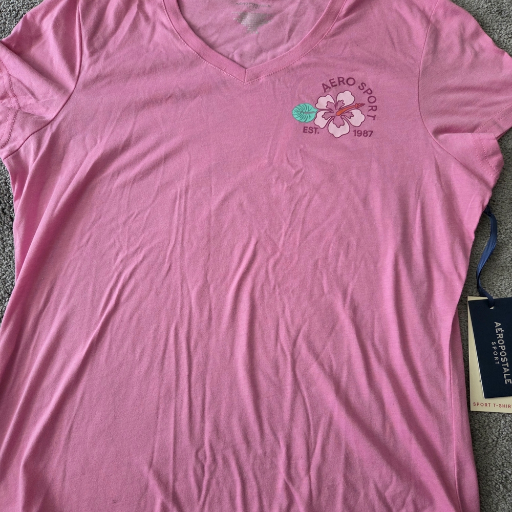 NWT Aéropostale Pink V-Neck Tee with Floral Logo Size L